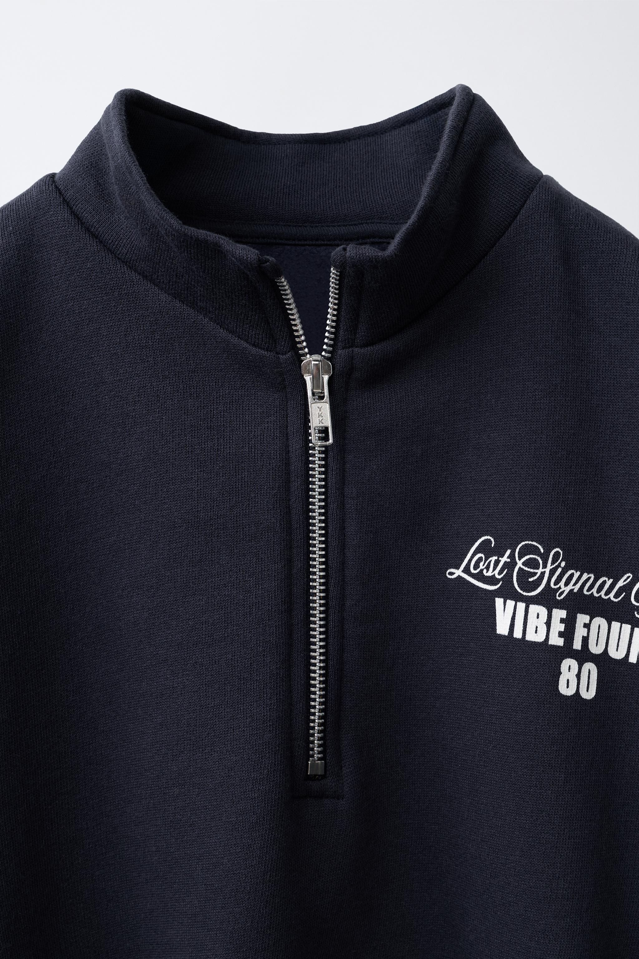 HIGH-NECK JOGGING SWEATSHIRT